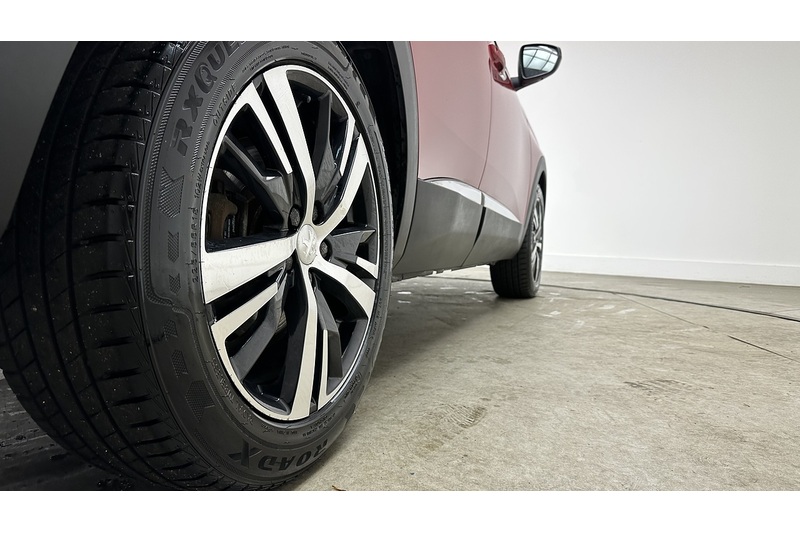 Peugeot 3008 PureTech Allure - U3720