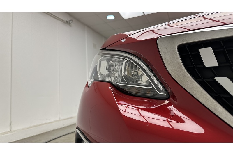 Peugeot 3008 PureTech Allure - U3720