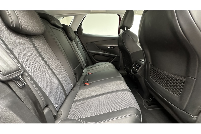 Peugeot 3008 PureTech Allure - U3720