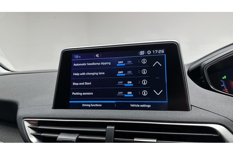 Peugeot 3008 PureTech Allure - U3720