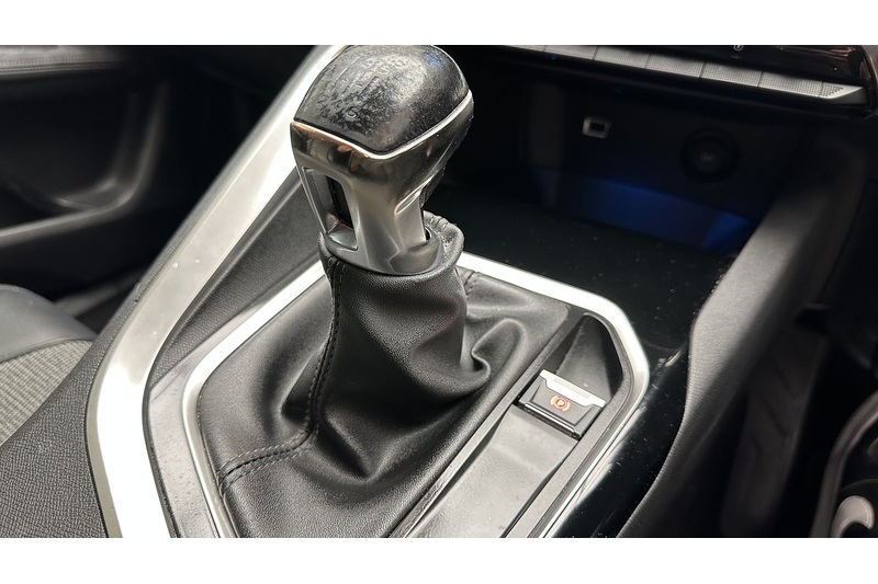 Peugeot 3008 PureTech Allure - U3720