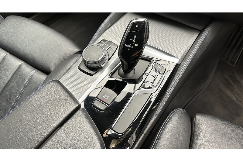 BMW 5 Series 520i M Sport - U3726
