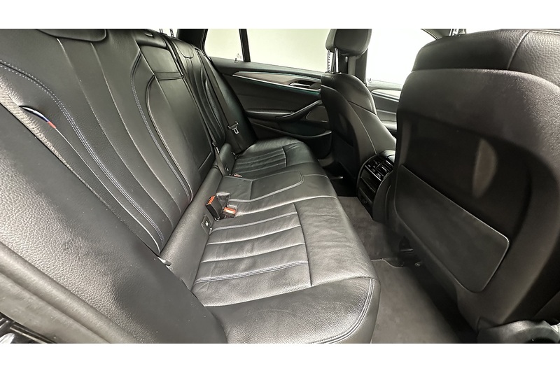 BMW 5 Series 520i M Sport - U3726