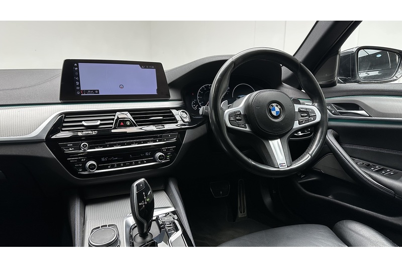 BMW 5 Series 520i M Sport - U3726