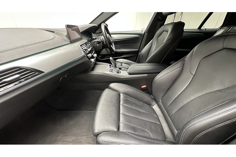 BMW 5 Series 520i M Sport - U3726