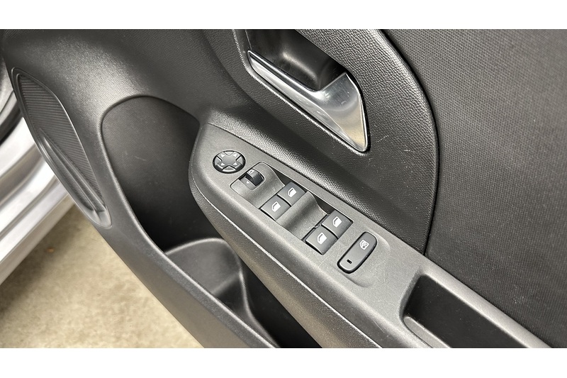 Vauxhall Corsa SE - U3748