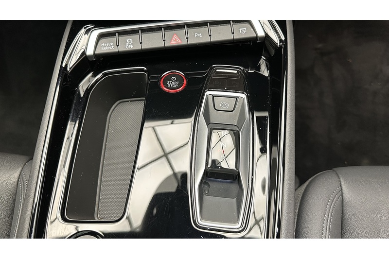 Audi e-tron GT  - U3770