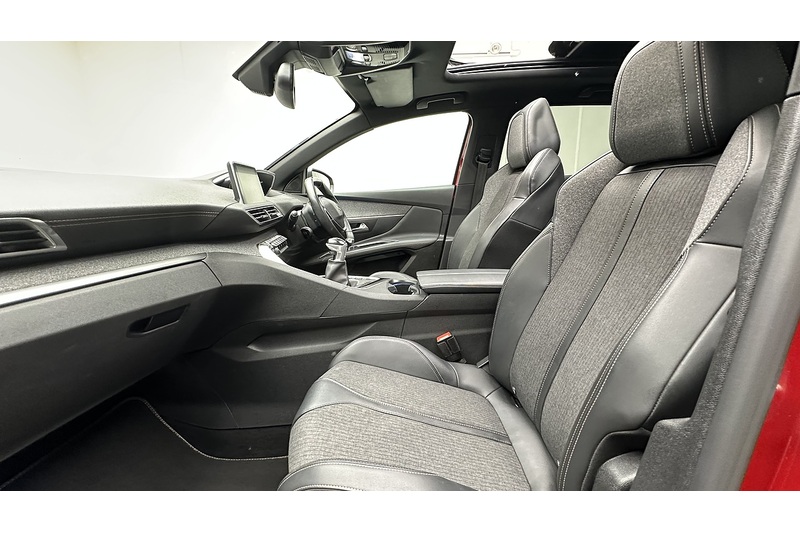 Peugeot 3008 PureTech GT Line Premium - U3794