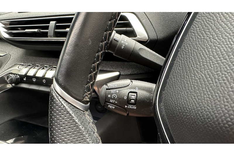 Peugeot 3008 PureTech GT Line Premium - U3794
