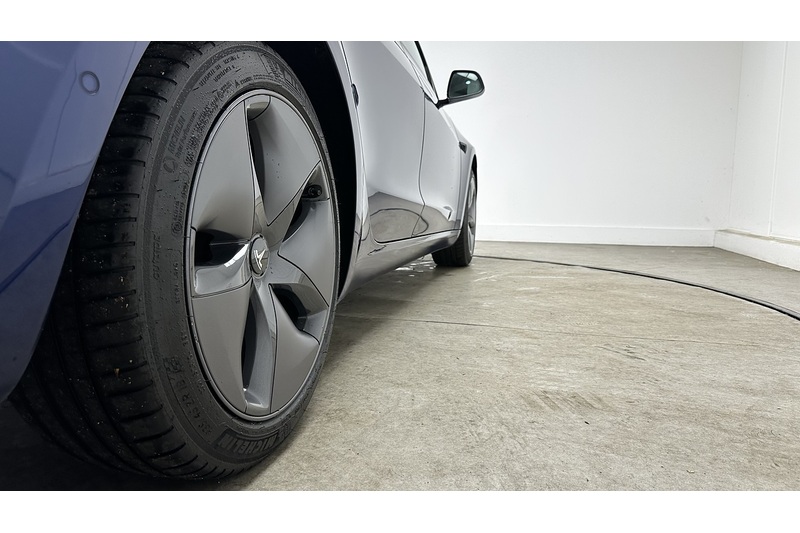 Tesla Model 3 Standard Range Plus - U3796