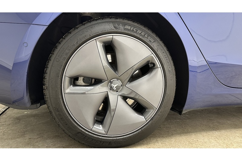 Tesla Model 3 Standard Range Plus - U3796