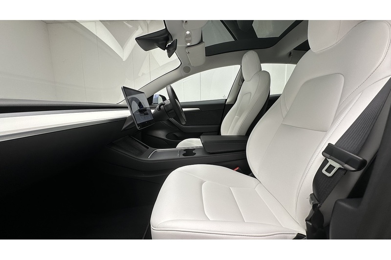 Tesla Model 3 Standard Range Plus - U3796