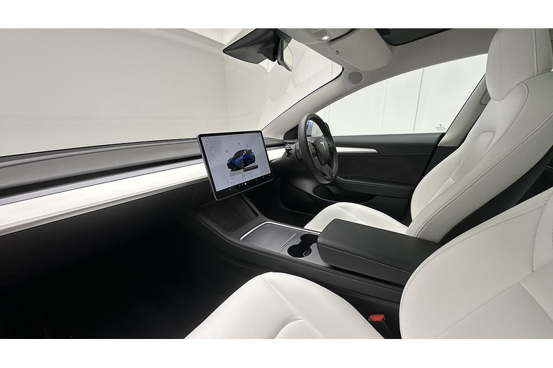Tesla Model 3 Standard Range Plus - U3796