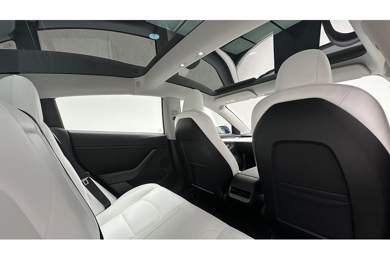 Tesla Model 3 Standard Range Plus - U3796