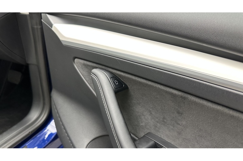 Tesla Model 3 Standard Range Plus - U3796