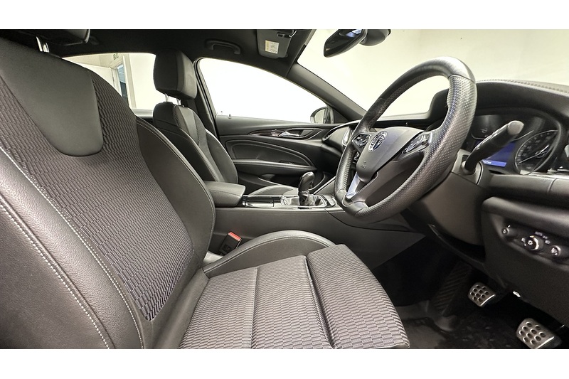Vauxhall Insignia i Turbo SRi VX Line Nav - U3802