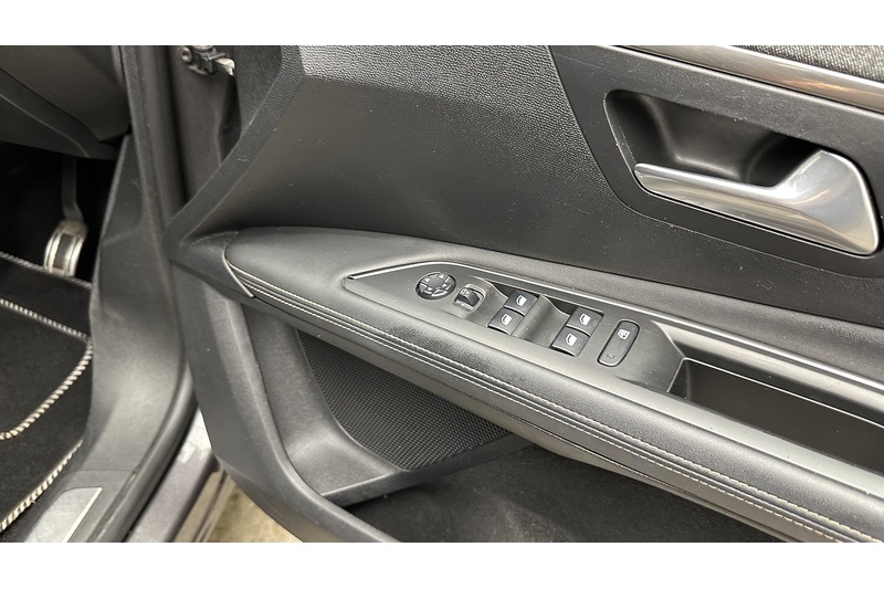 Peugeot 3008 PureTech GT Line - U3809