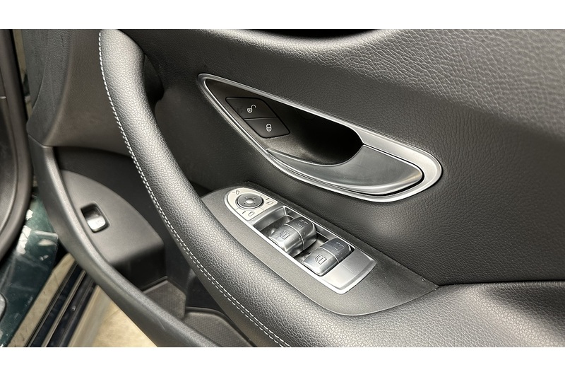 Mercedes-Benz E Class E220d AMG Line - U3810