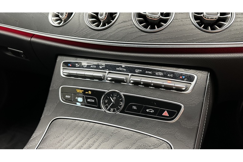 Mercedes-Benz E Class E220d AMG Line - U3810