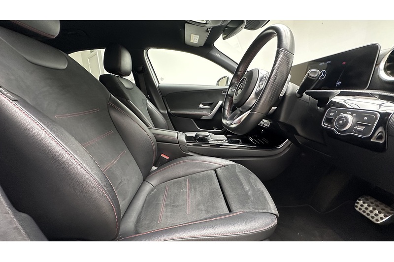 Mercedes-Benz A Class A200 AMG Line - U3812