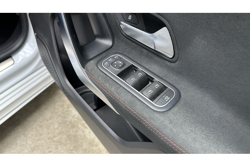 Mercedes-Benz A Class A200 AMG Line - U3812