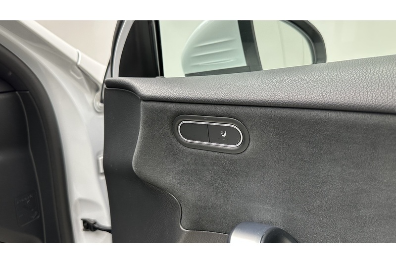 Mercedes-Benz A Class A200 AMG Line - U3812