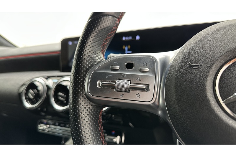 Mercedes-Benz A Class A200 AMG Line - U3812