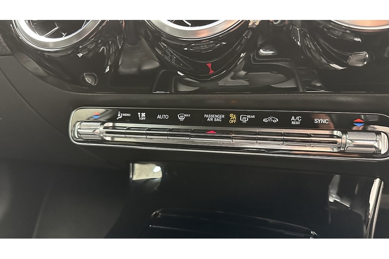 Mercedes-Benz A Class A200 AMG Line - U3812