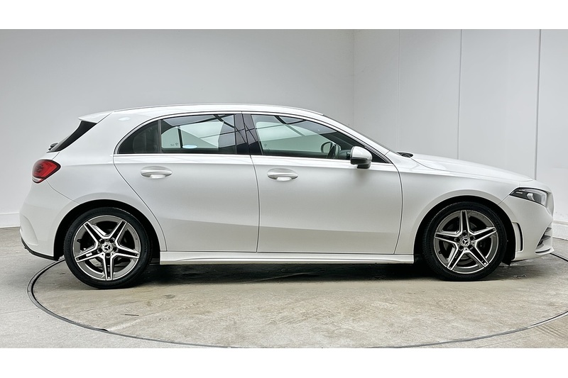 Mercedes-Benz A Class A180d AMG Line - U3814