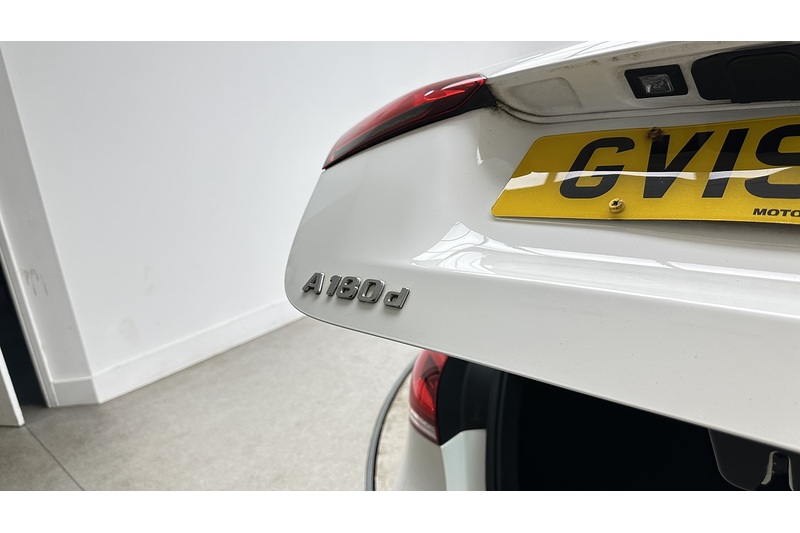 Mercedes-Benz A Class A180d AMG Line - U3814