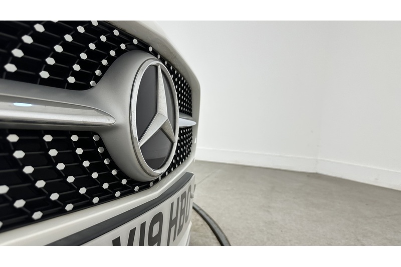 Mercedes-Benz A Class A180d AMG Line - U3814