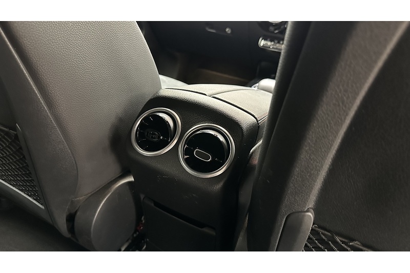 Mercedes-Benz A Class A180d AMG Line - U3814