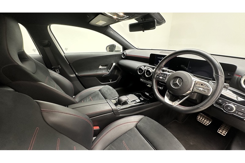 Mercedes-Benz A Class A180d AMG Line - U3814
