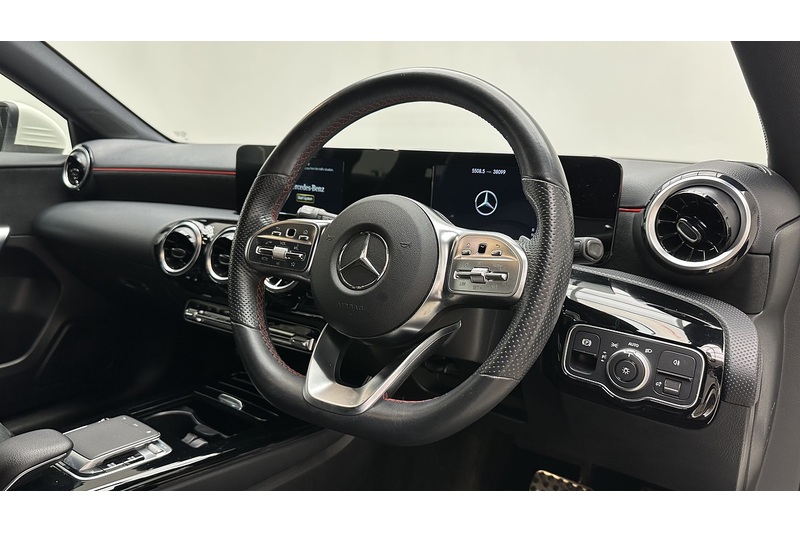 Mercedes-Benz A Class A180d AMG Line - U3814