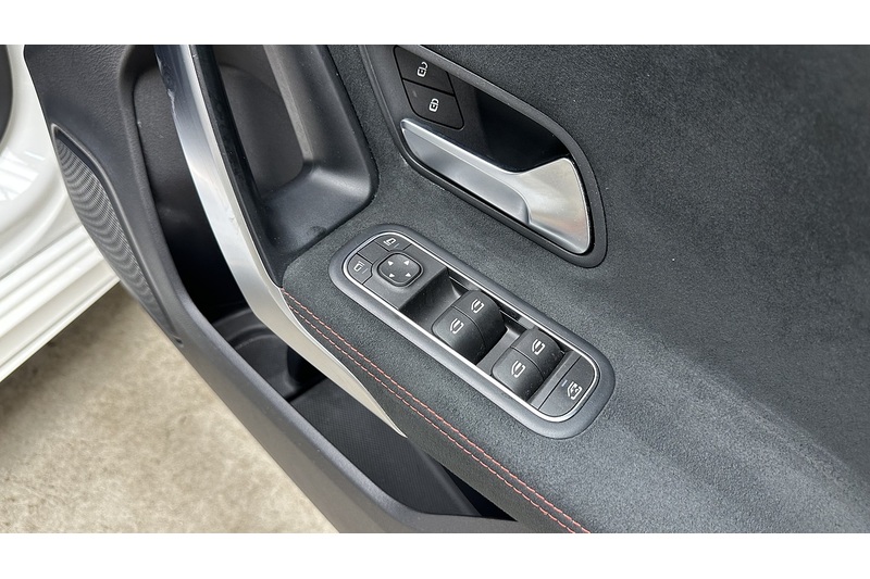 Mercedes-Benz A Class A180d AMG Line - U3814