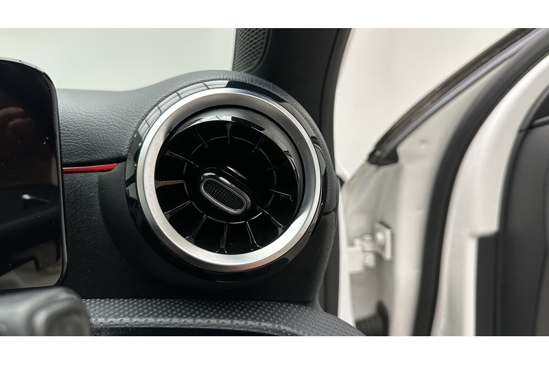 Mercedes-Benz A Class A180d AMG Line - U3814