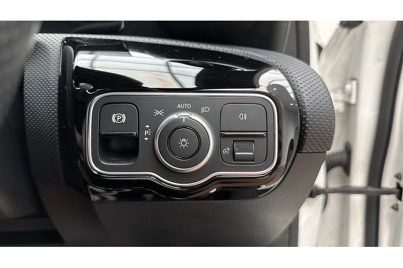 Mercedes-Benz A Class A180d AMG Line - U3814