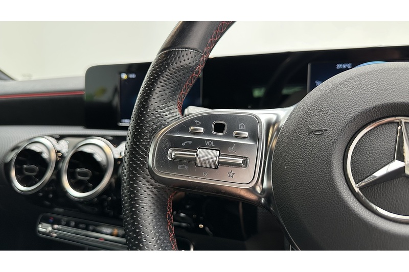 Mercedes-Benz A Class A180d AMG Line - U3814