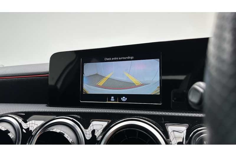 Mercedes-Benz A Class A180d AMG Line - U3814