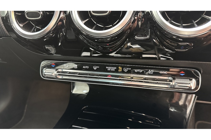 Mercedes-Benz A Class A180d AMG Line - U3814