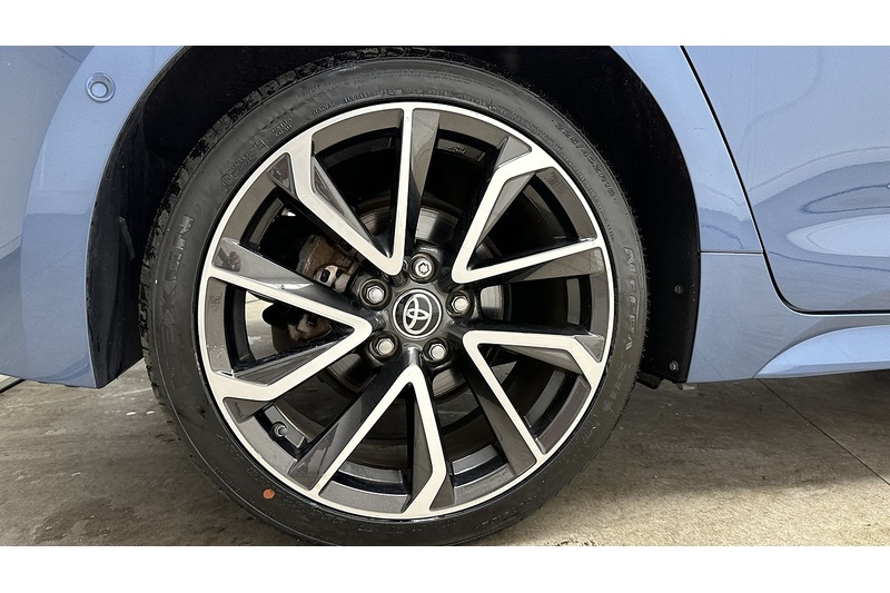 Toyota Corolla VVT-h Excel - U3829