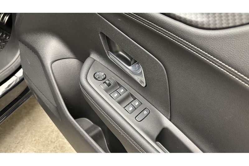 Vauxhall Mokka Electric SRi Nav Premium - U3831