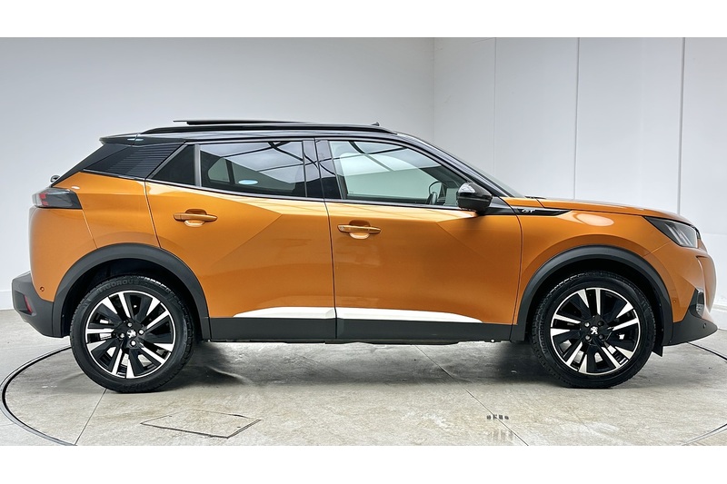 Peugeot 2008 PureTech GT Premium - U3832
