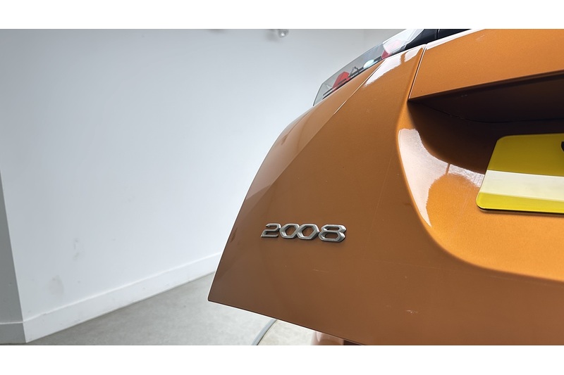 Peugeot 2008 PureTech GT Premium - U3832