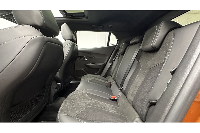 Peugeot 2008 PureTech GT Premium - U3832