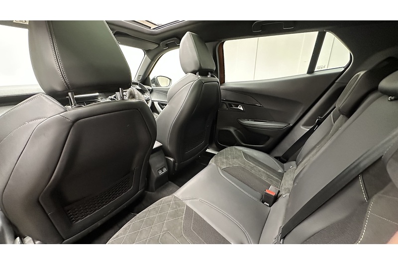 Peugeot 2008 PureTech GT Premium - U3832
