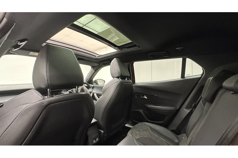 Peugeot 2008 PureTech GT Premium - U3832