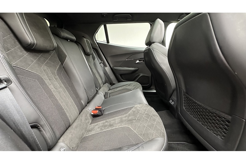Peugeot 2008 PureTech GT Premium - U3832