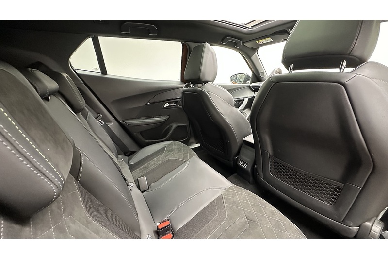 Peugeot 2008 PureTech GT Premium - U3832