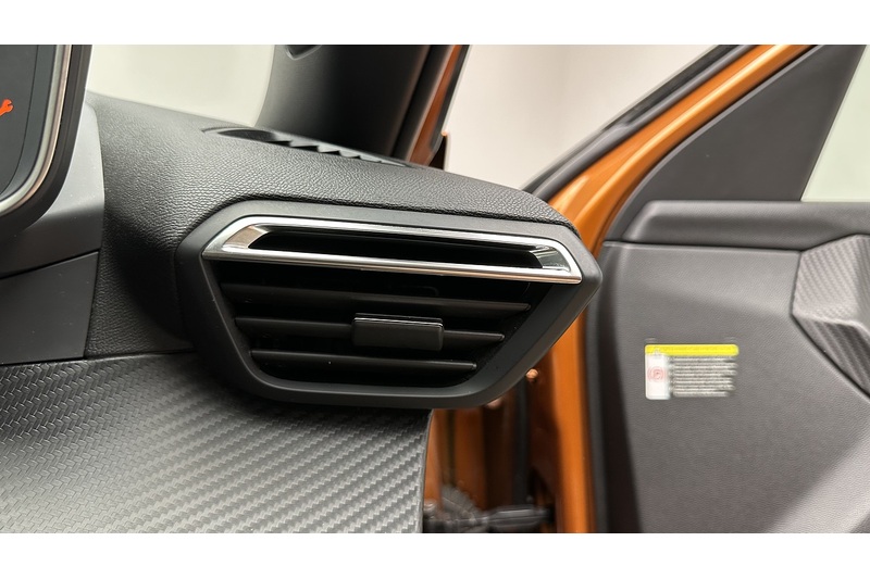 Peugeot 2008 PureTech GT Premium - U3832